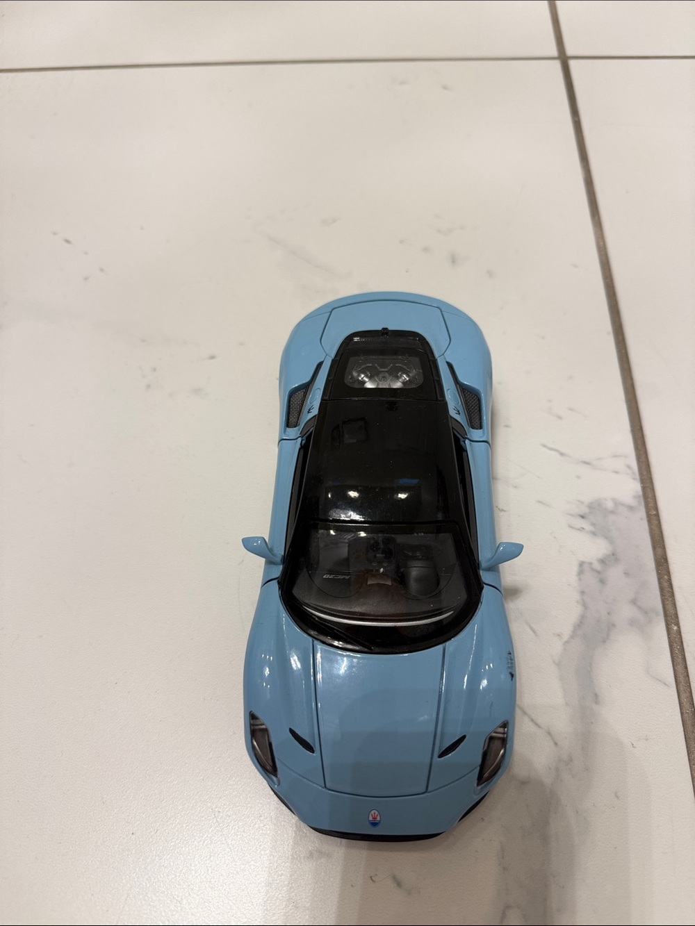 Maserati MC20 1:24 Light Blue Diecast Model Car